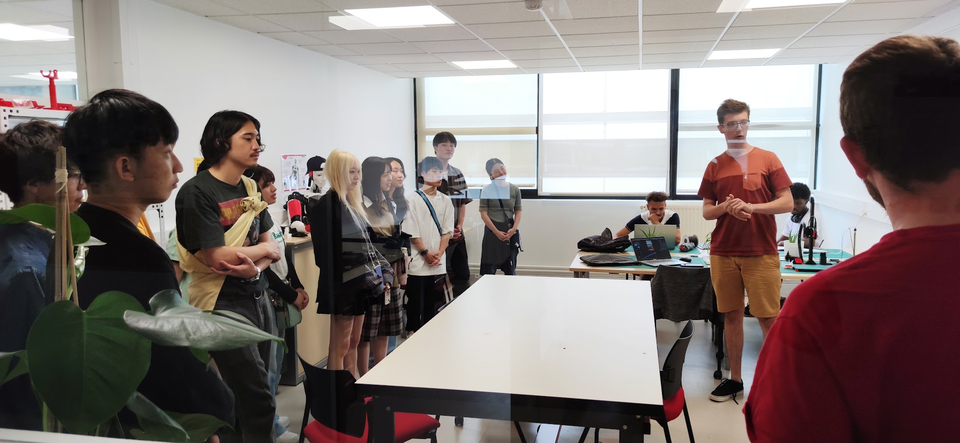 Les étudiants Japonais découvrent notre MakerSpace